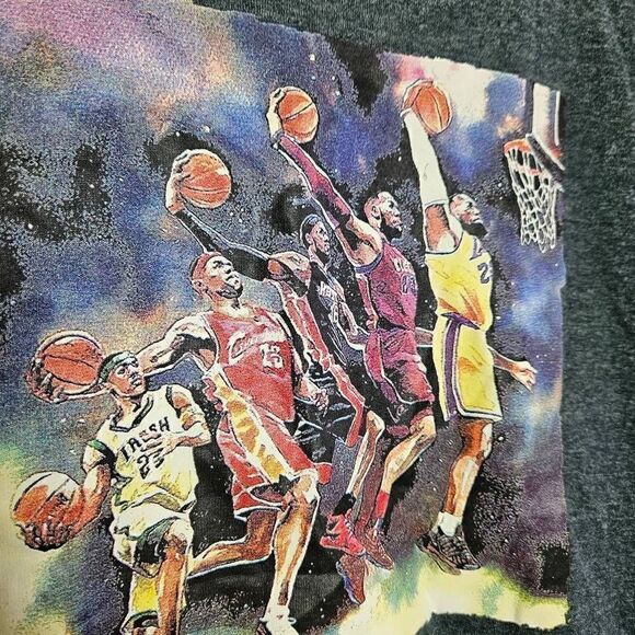 LeBron James T-shirt  - Picture 3 of 8